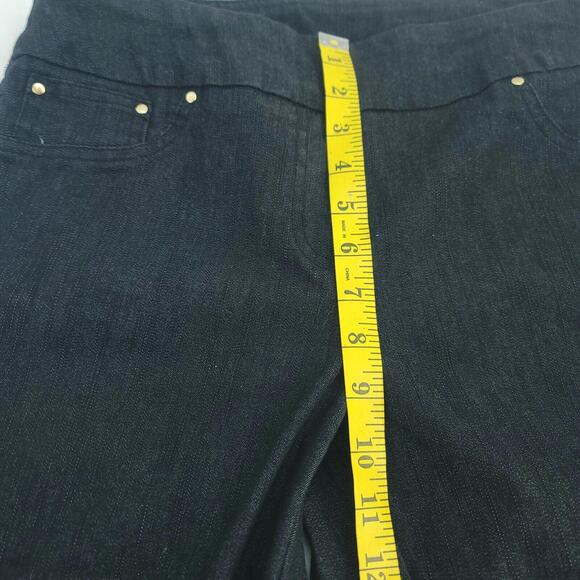 Ruby Rd Black Stud Accents Size 10P Shorts - Picture 6 of 7